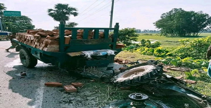 মাদারগঞ্জে সড়ক দুর্ঘটনায় ঝরে গেল ট্রলি চালকের প্রাণ